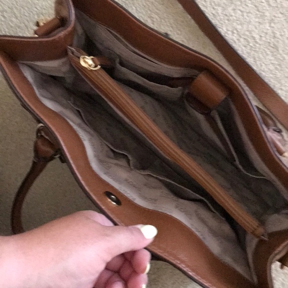 Michael Kors purse - Picture 3 of 3